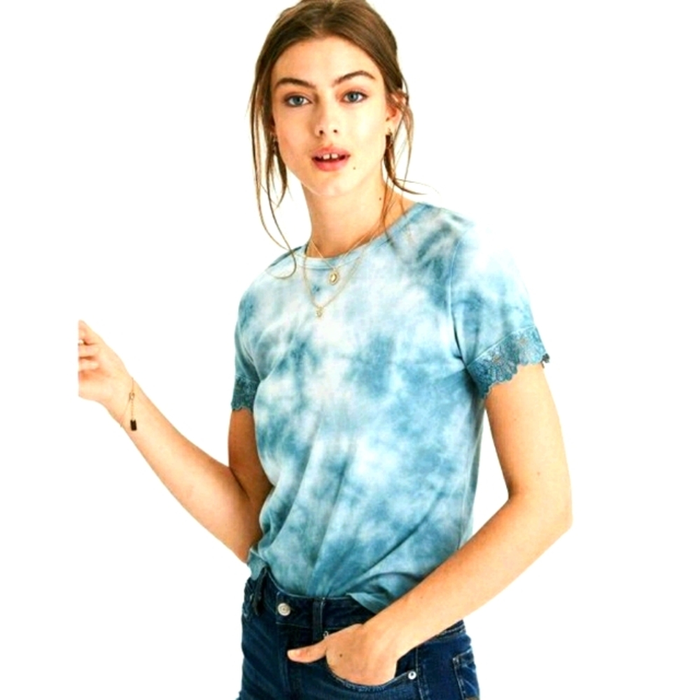 🎈3/$20 Soft & Sexy tie dye crop blue shirt